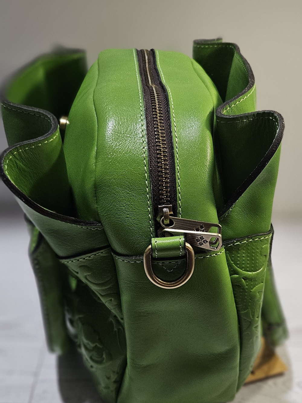 Patricia Nash Ashford Crossbody Sachel - Picture 5 of 9